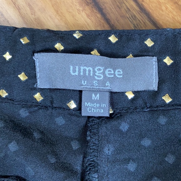 Umgee Black & Gold Shorts Size Medium - Picture 5 of 8